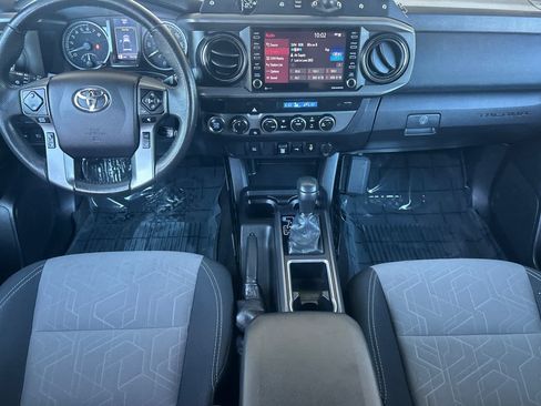 Used 2021 Toyota Tacoma TRD Sport AWD/4WD image 3