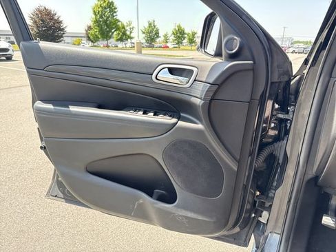 Used 2021 Jeep Grand Cherokee Laredo X AWD/4WD image 24