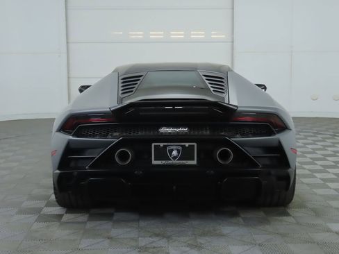 Used 2023 Lamborghini Huracan EVO image 6