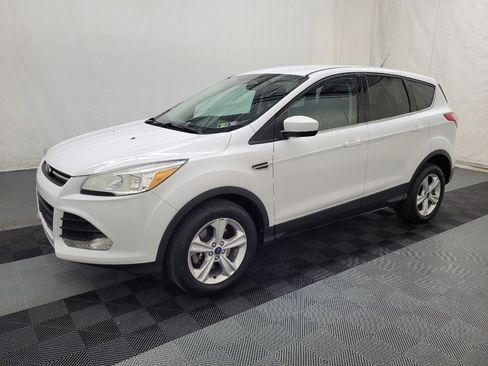 Used 2014 Ford Escape SE image 2