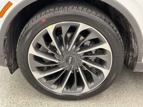 New 2026 Lincoln Aviator Reserve image 9