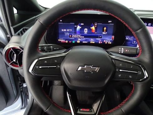 Used 2025 Chevrolet Equinox EV RS w/ Convenience Package II AWD/4WD image 6