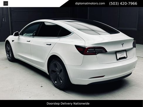 Used 2020 Tesla Model 3 Standard Range RWD image 5