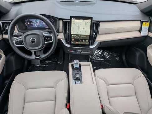 Used 2026 Volvo XC90 B6 Plus w/ Protection Package Premier AWD/4WD image 16