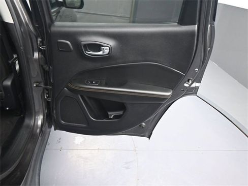 Used 2018 Jeep Compass Limited w/ Safety & Security Group image 13