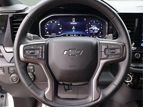 Used 2024 Chevrolet Silverado 1500 ZR2 image 28