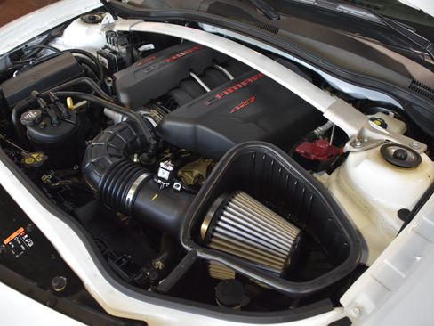 Used 2015 Chevrolet Camaro Z/28 RWD image 24