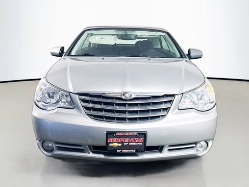 Used 2010 Chrysler Sebring Limited image 4