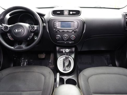 Used 2016 Kia Soul + FWD image 19