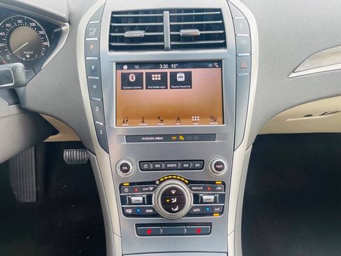 Used 2019 Lincoln MKZ Reserve FWD image 23