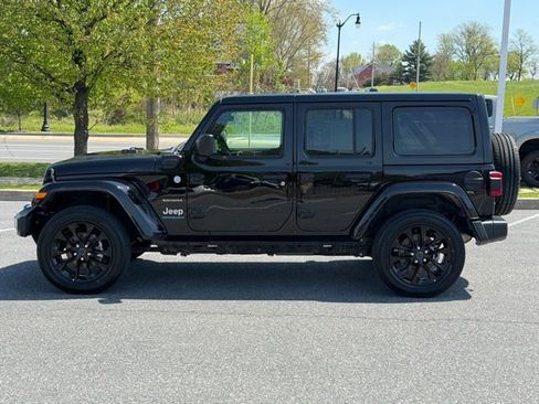 Used 2024 Jeep Wrangler Unlimited Sahara AWD/4WD image 12