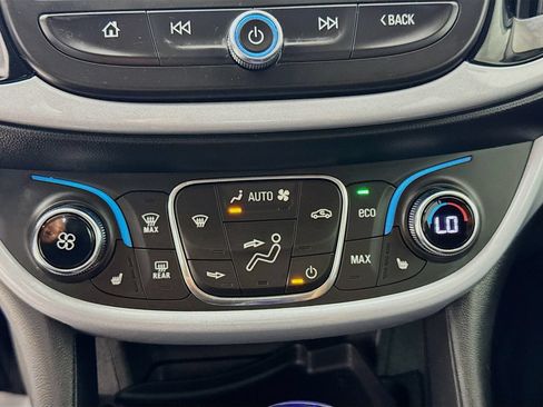 Used 2017 Chevrolet Volt LT w/ Comfort Package FWD image 19
