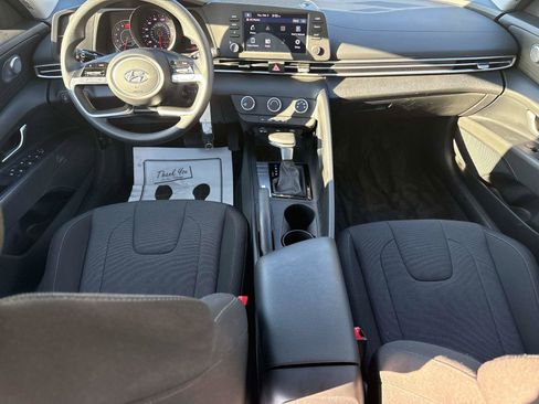 Certified 2023 Hyundai Elantra SE w/ Cargo Package image 16
