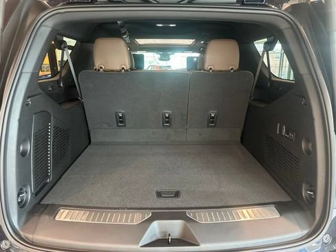 New 2026 Chevrolet Suburban High Country AWD/4WD image 15