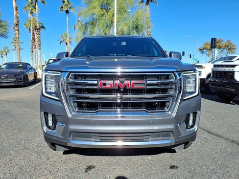 Used 2021 GMC Yukon XL SLT w/ SLT Premium Package image 2