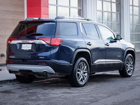 Used 2017 GMC Acadia SLT image 3