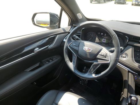 Used 2022 Cadillac XT5 Premium Luxury w/ Technology Package image 17