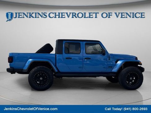 Used 2022 Jeep Gladiator Sport image 4