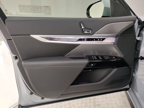 New 2026 BMW 740i w/ Premium Package image 19