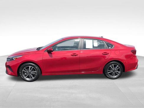 Used 2022 Kia Forte LXS FWD image 5