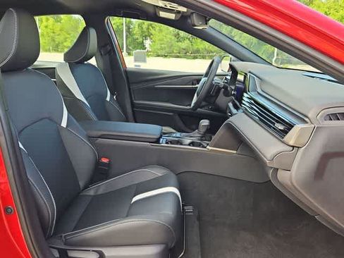 Used 2026 Toyota Camry Hybrid w/ Convenience Package FWD image 18