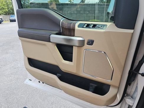 Used 2018 Ford F150 Lariat w/ Equipment Group 502A Luxury AWD/4WD image 30