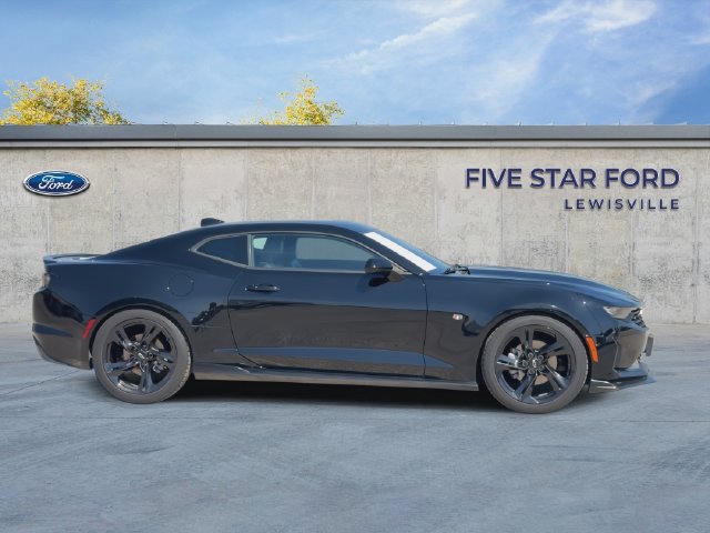 Used 2022 Chevrolet Camaro LT RWD image 9