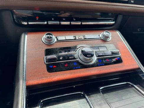Used 2023 Lincoln Aviator Grand Touring w/ Equipment Group 301A AWD/4WD image 21