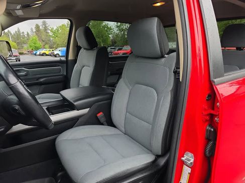 Used 2019 RAM 1500 Big Horn AWD/4WD image 11