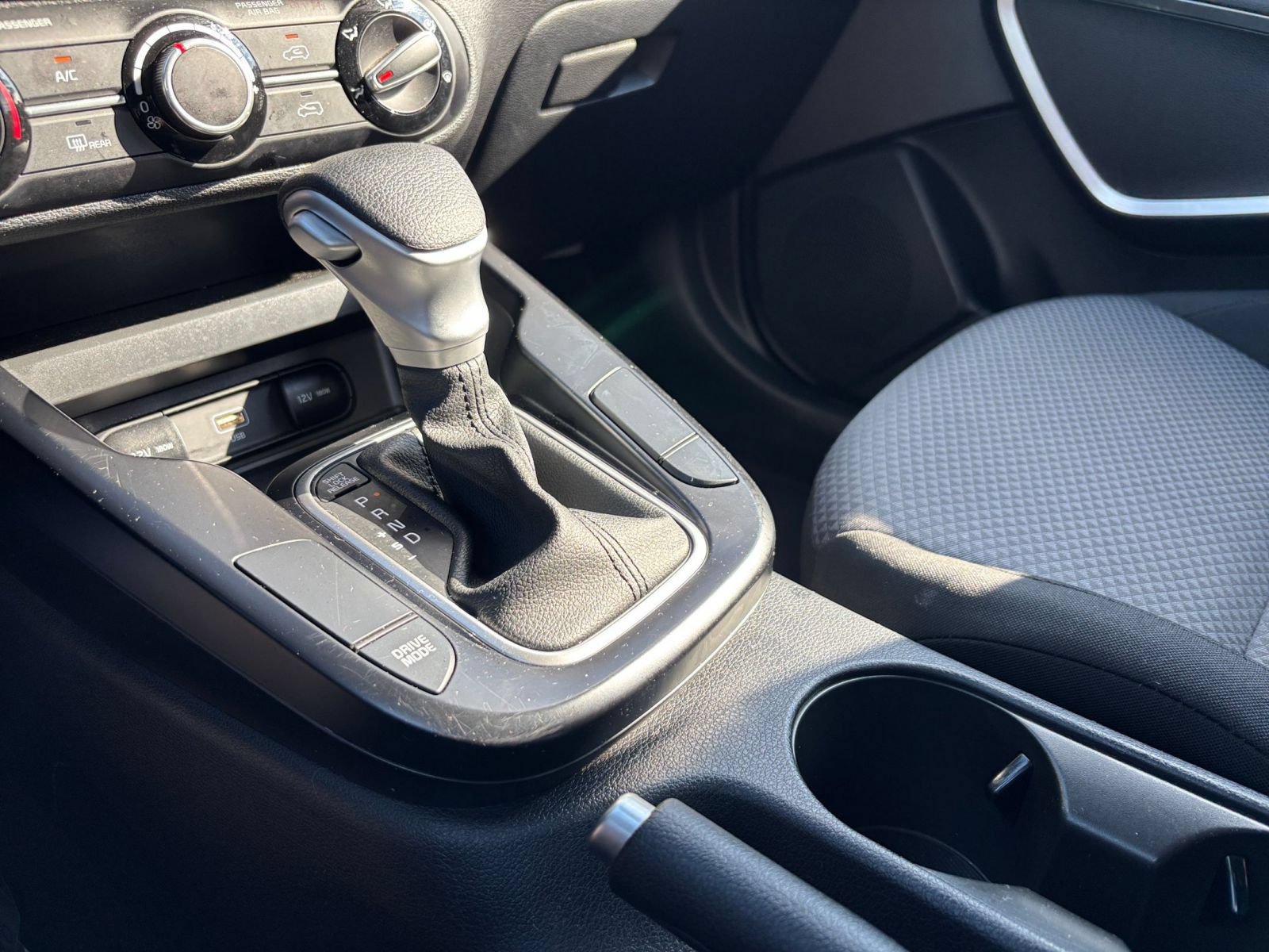 Used 2025 Kia Soul LX w/ LX Technology Package FWD image 38