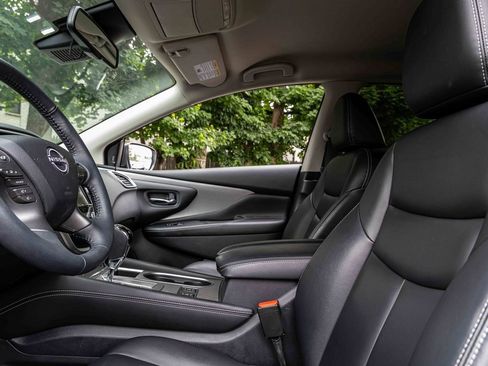 Certified 2024 Nissan Murano SV w/ SV Midnight Edition Package image 9