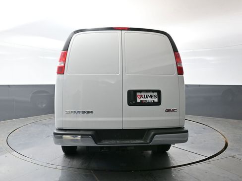 New 2026 GMC Savana 2500 Extended w/ Enhanced Convenience Package image 9