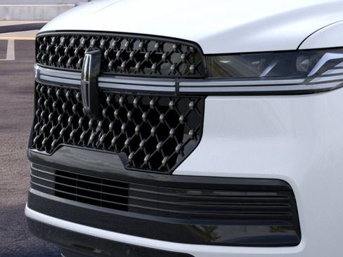 New 2026 Lincoln Navigator Black Label AWD/4WD image 17