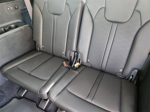 New 2025 Kia Sorento S image 21