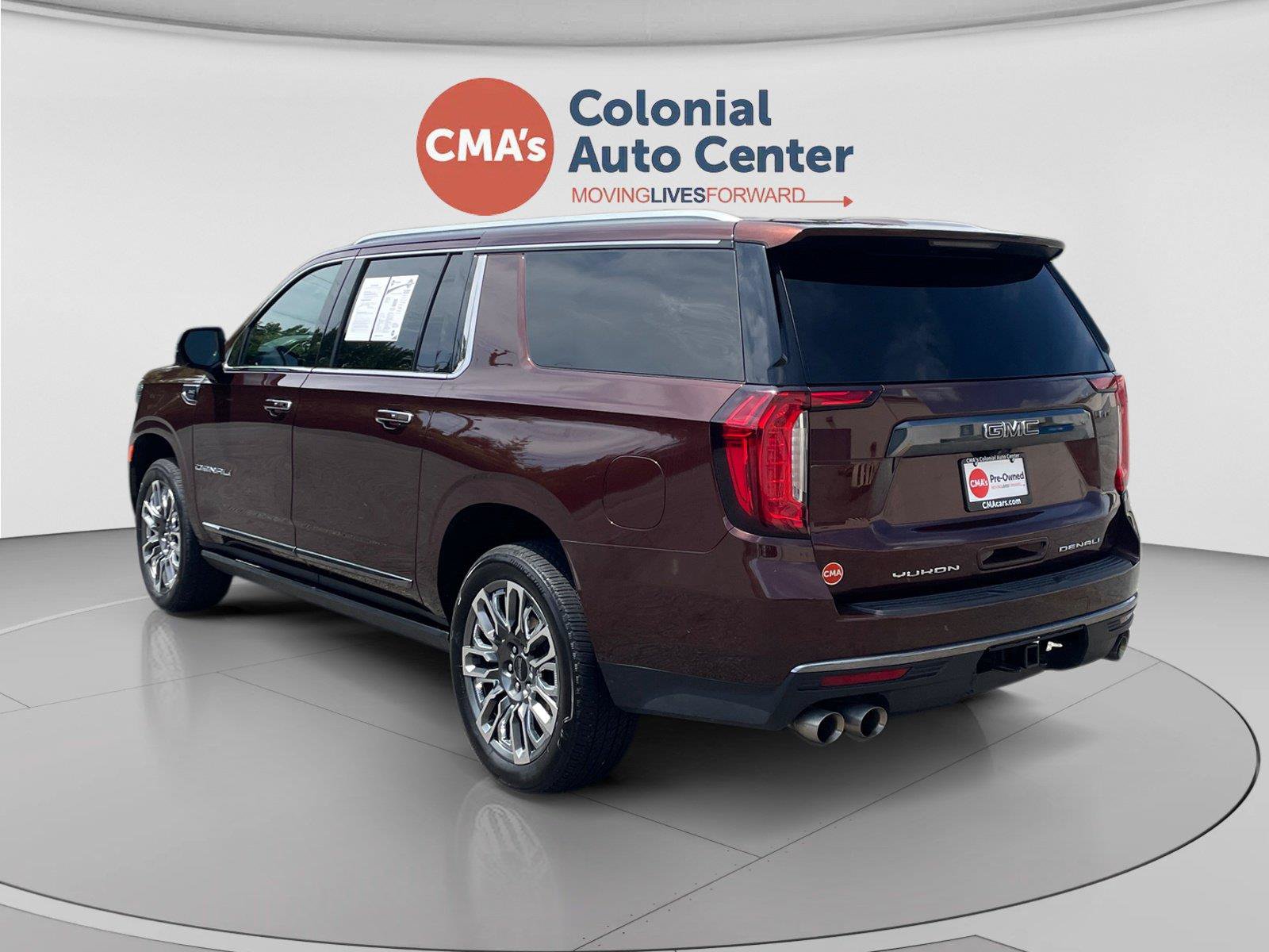 Used 2023 GMC Yukon XL Denali Ultimate AWD/4WD image 3