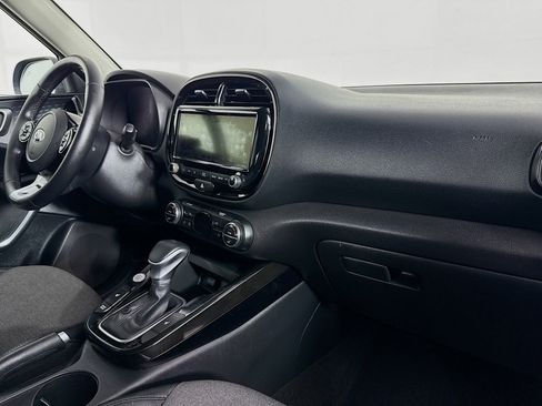 Used 2020 Kia Soul EX image 29