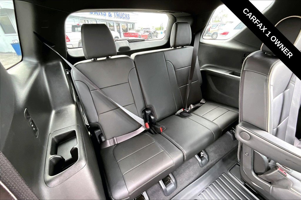 Used 2023 Chevrolet Traverse Premier w/ Redline Edition FWD image 25