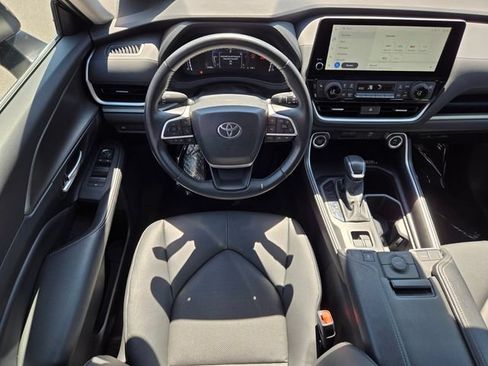 Used 2025 Toyota Grand Highlander FWD image 14