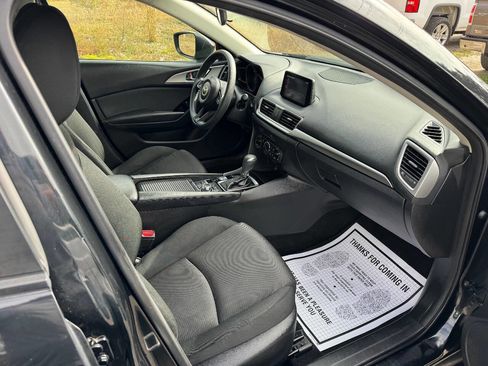 Used 2018 MAZDA MAZDA3 Sport image 15
