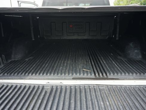 Used 2017 RAM 1500 Classic SLT RWD image 10