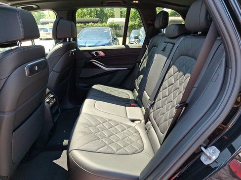 Used 2024 BMW X5 xDrive40i w/ Premium Package AWD/4WD image 8