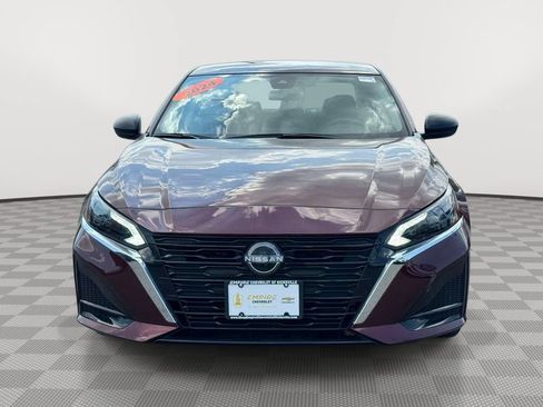 Used 2024 Nissan Altima 2.5 SV FWD image 2