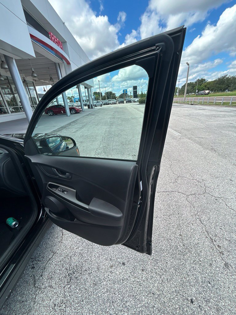 Used 2021 Hyundai Kona SEL Plus w/ Cargo Package AWD/4WD image 17