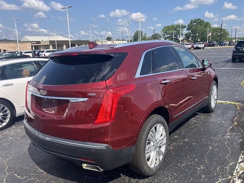 Used 2017 Cadillac XT5 Premium Luxury FWD image 4