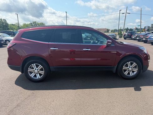 Used 2017 Chevrolet Traverse LT FWD image 6