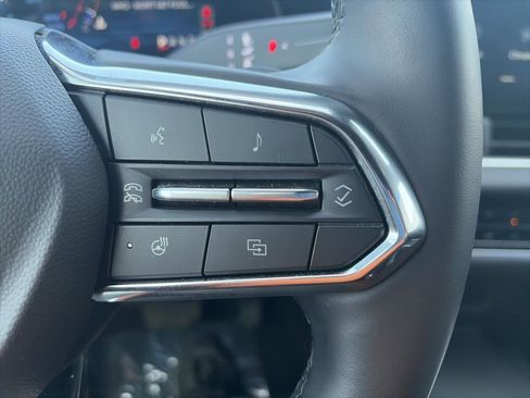 Used 2025 Chevrolet Equinox LT w/ Convenience Package II image 19