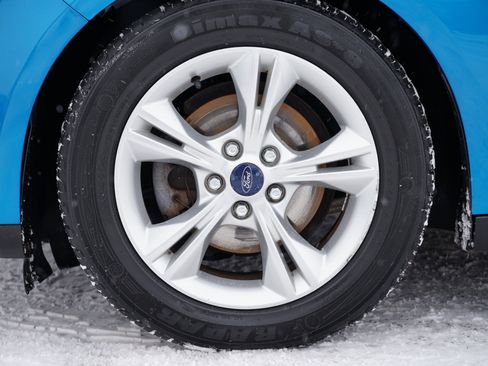 Used 2014 Ford Focus SE w/ SE Winter Package image 11