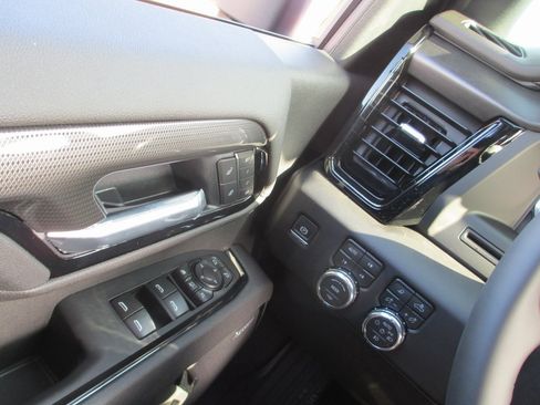 New 2026 GMC Sierra 2500 AT4 image 13