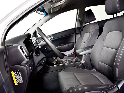 Used 2019 Kia Sportage LX image 14