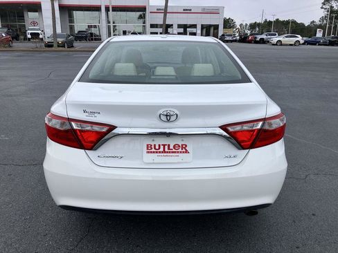 Used 2017 Toyota Camry XLE image 4